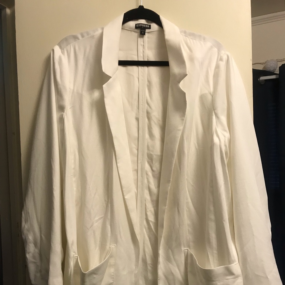 Lightweight white blazer